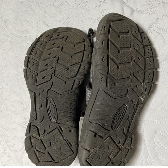 Keen Newport Water Friendly Sandals Kids Size 4 - Picture 6 of 10